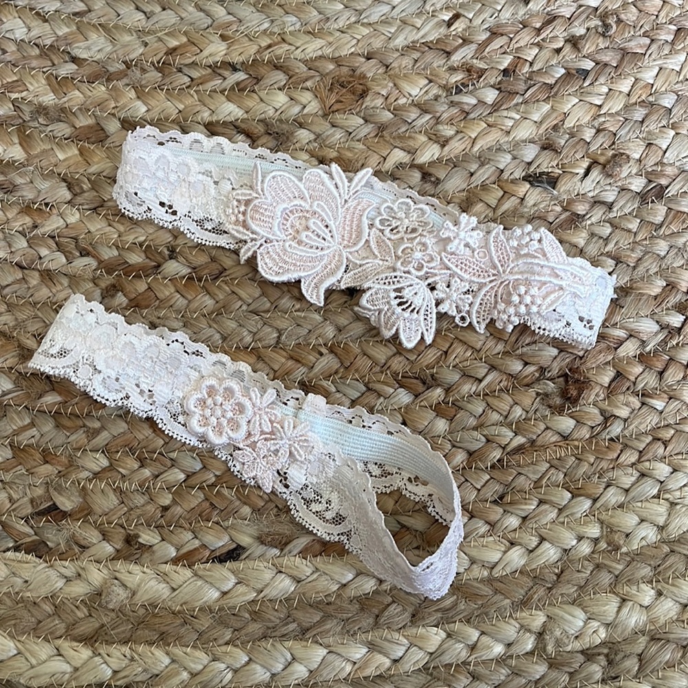Blush Lace wedding garter set NWOT